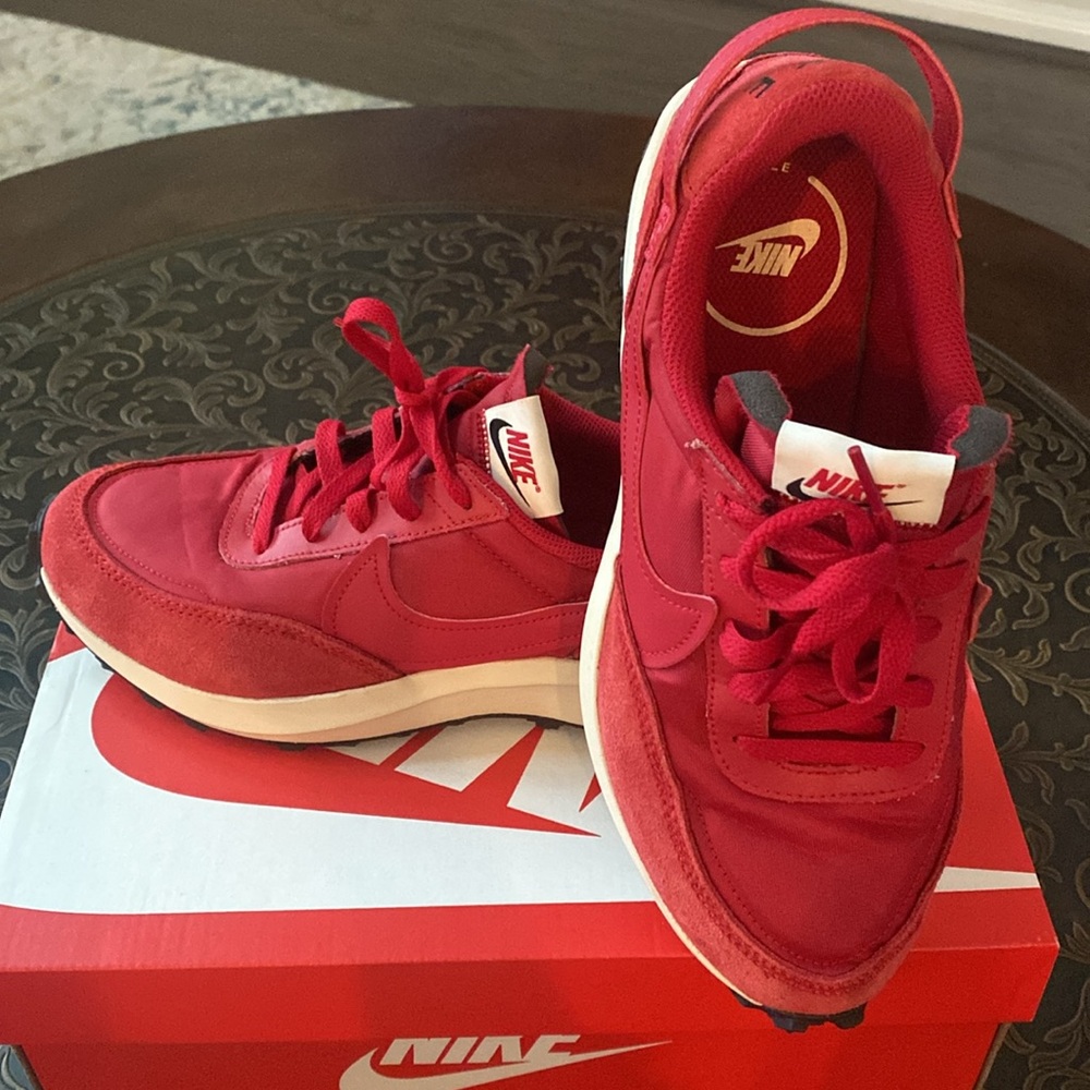 Almost like new Nike Waffle Debut Sneakers Red and Cream